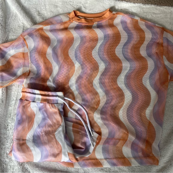 SOLD Mesh matching set of mesh shirt and shorts: shirt size XL, shorts size M - Picture 2 of 3